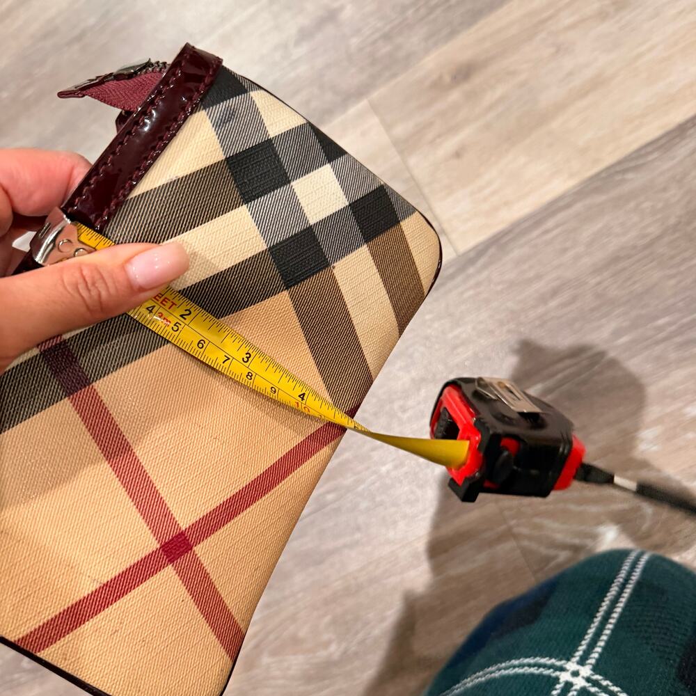 Burberry Wristlet Classic Plaid Pattern - Picture 9 of 9